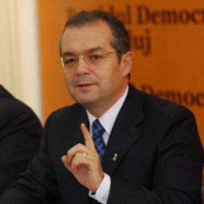 Premierul Boc, despre o eventuală demisie a sa: Nu comentez asemenea decizii sau asemenea speculaţii